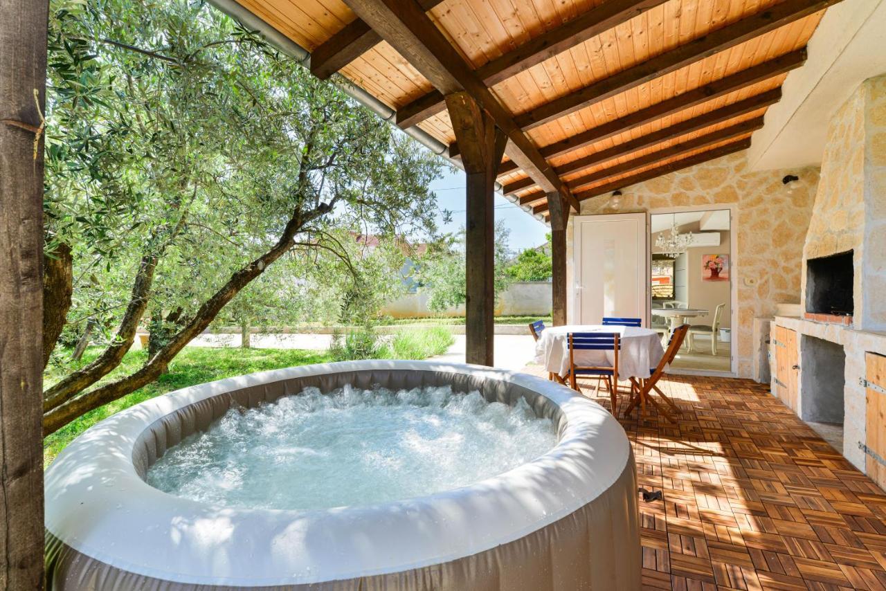 Hacienda Mia With Yacuzzi And Free Parking Zára Kültér fotó