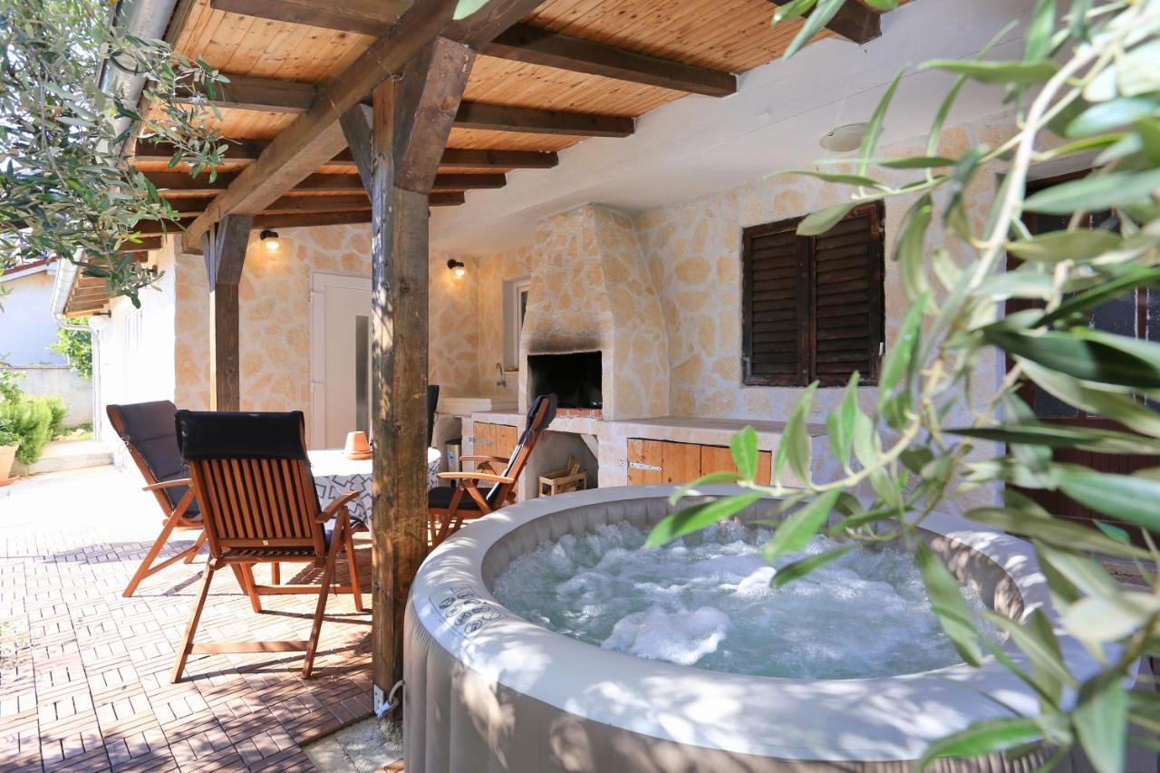 Hacienda Mia With Yacuzzi And Free Parking Zára Kültér fotó