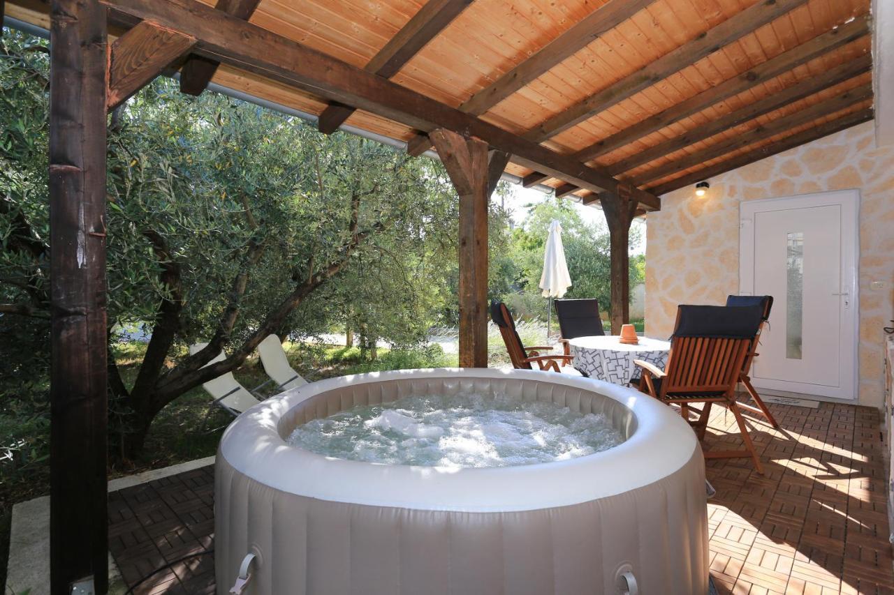 Hacienda Mia With Yacuzzi And Free Parking Zára Kültér fotó